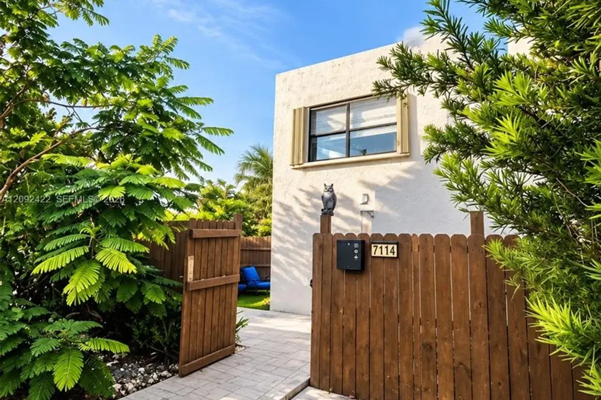 7114 SW 113th Ave, Miami: photo 1 of 16