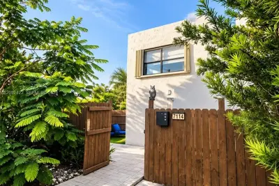7114 SW 113th Ave, Miami: photo 1 of 16