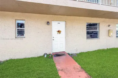 9926 Twin Lakes Dr #7-D, Coral Springs: photo 1 of 10