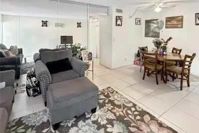 10184 Twin Lakes Dr #13-D, Coral Springs: photo 1 of 9