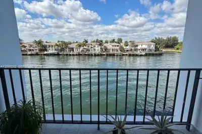 1400 S Ocean Dr #304, Hollywood: photo 1 of 18
