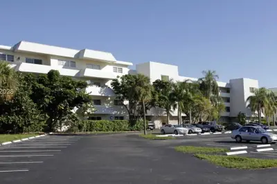 7410 SW 82nd St #K410, Miami: photo 1 of 14