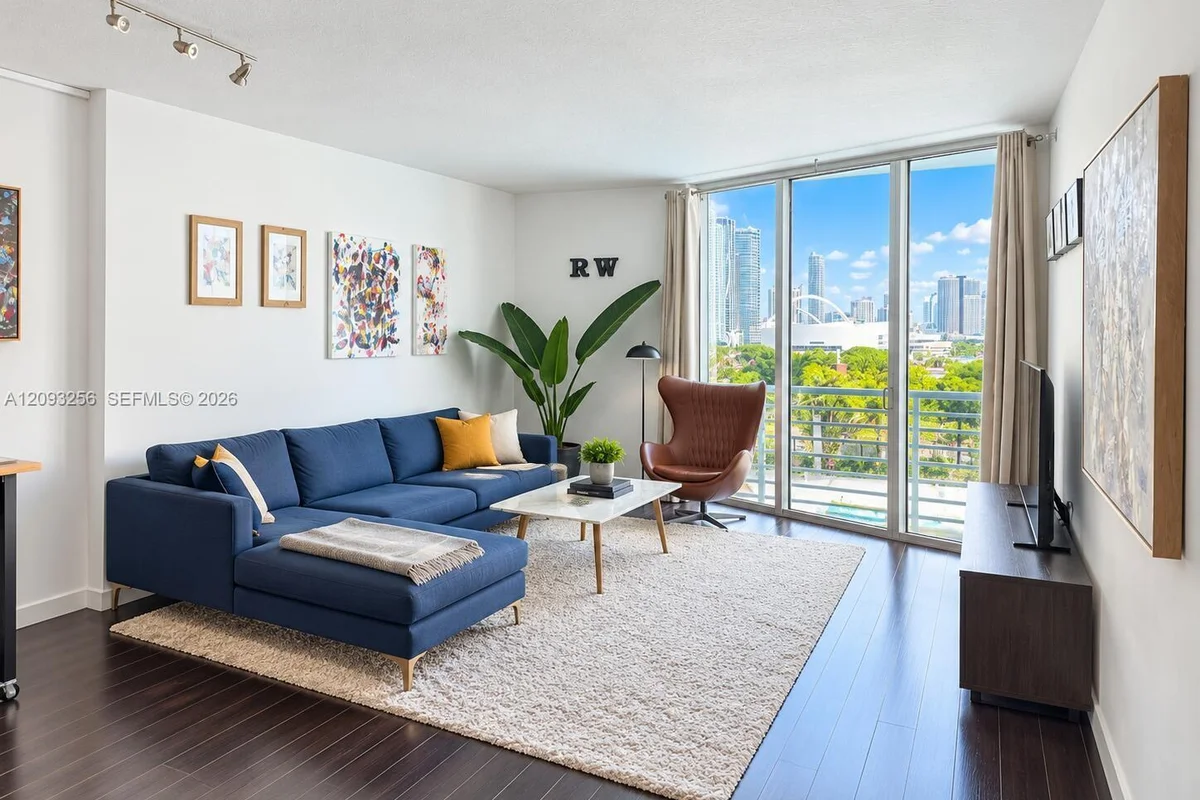 325 S Biscayne Blvd #1424, Miami: photo 1 of 11