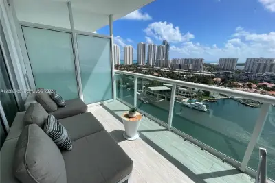 400 Sunny Isles Blvd #1719, Sunny Isles Beach: photo 1 of 43