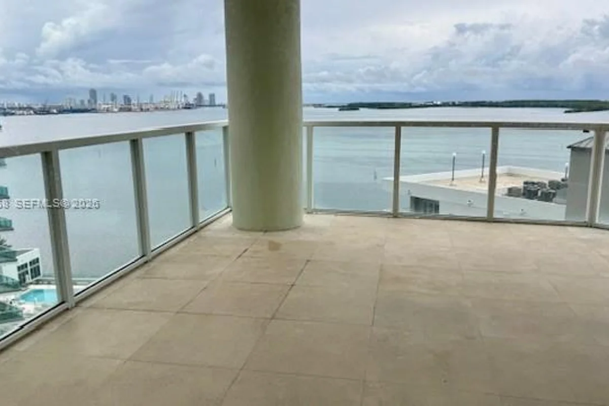 218 SE 14th St #1901, Miami: photo 1 of 23