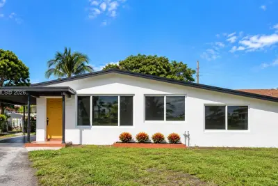 1711 NW 26th Ave, Fort Lauderdale: photo 1 of 10