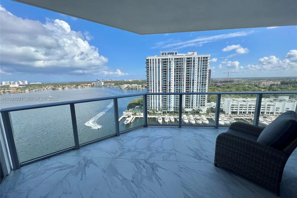 17301 Biscayne Blvd #1707, North Miami Beach: photo 1 of 38