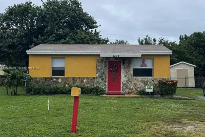 2306 NW 13th St, Fort Lauderdale: photo 1 of 18