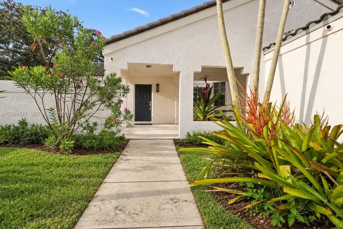 15221 SW 158th St, Miami: photo 1 of 62