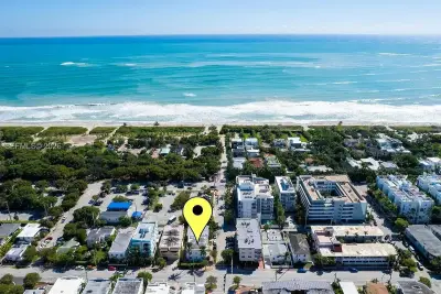 235 79th St #4, Miami Beach: photo 1 of 12