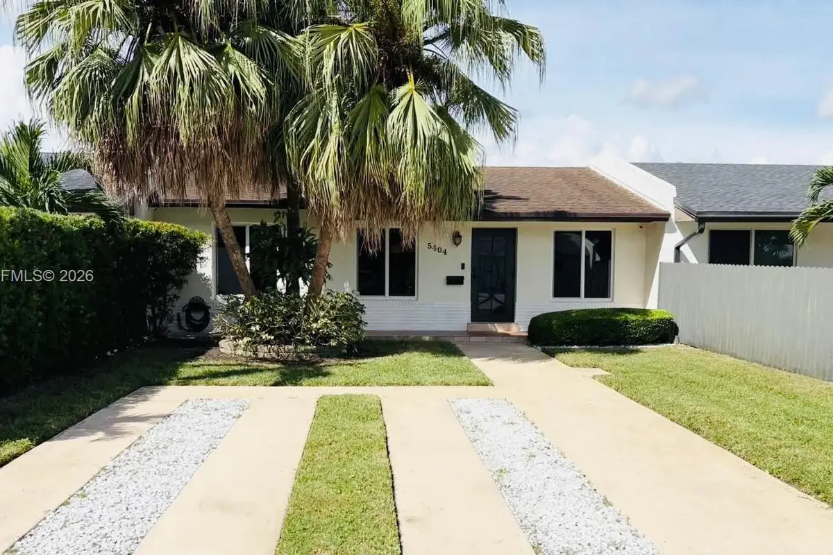 Townhouse in Miami: photo 1 of 43