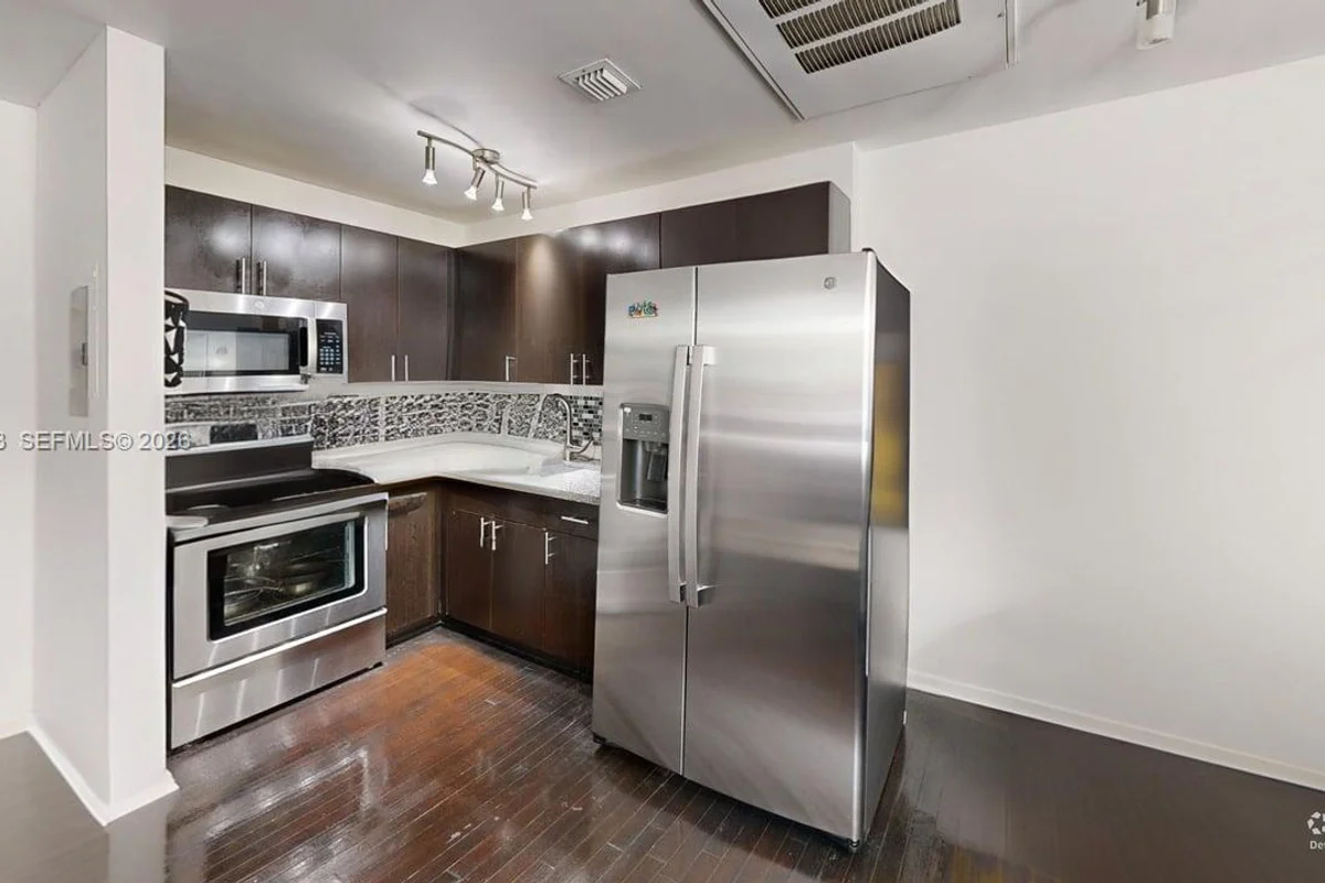 1542 Drexel Ave #105, Miami Beach: photo 1 of 8