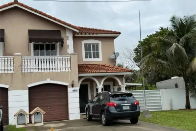 4481 NW 163rd St, Miami Gardens: photo 1 of 31