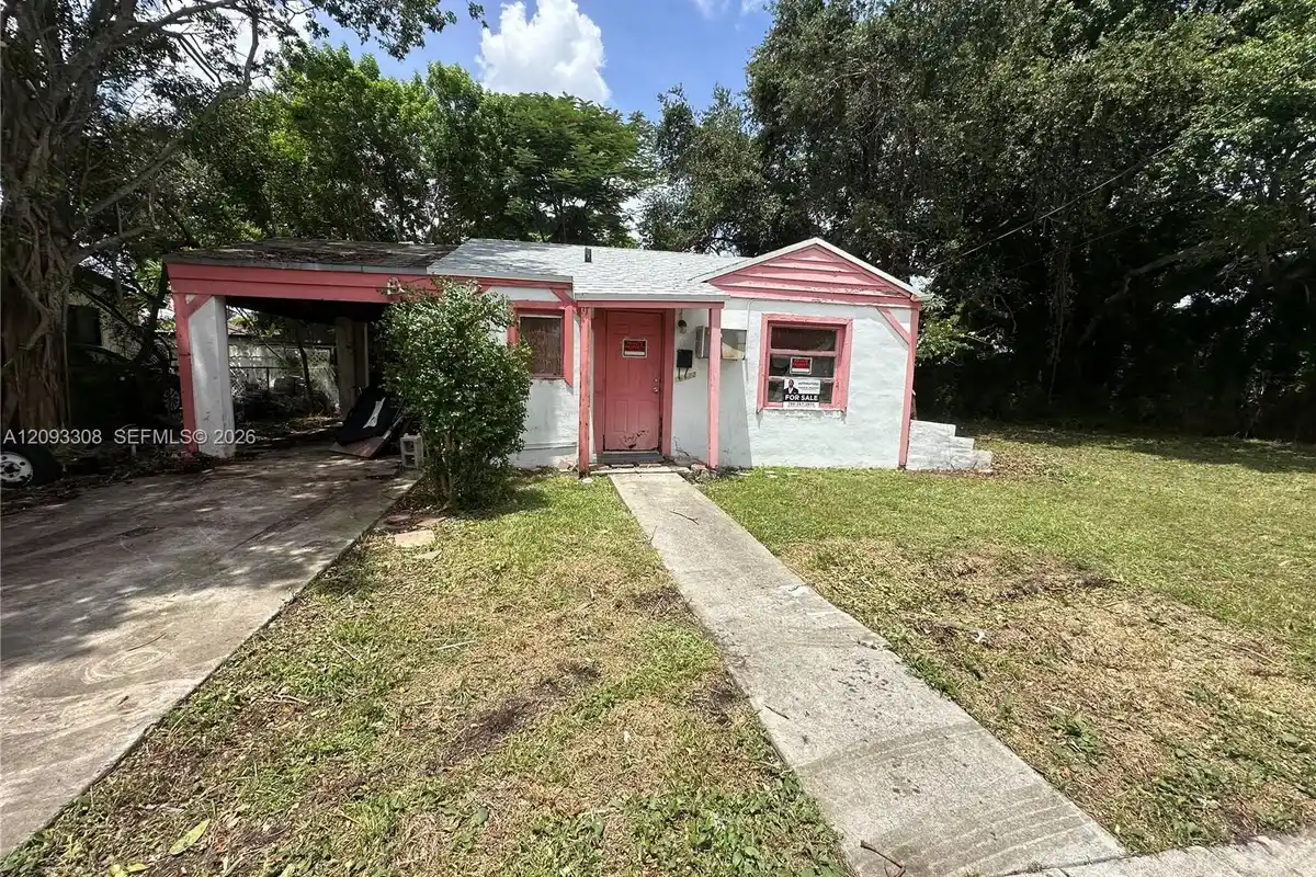 16122 NE 18th Ct, North Miami Beach: photo 1 of 7