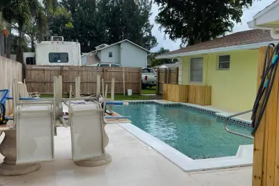 4425 Steven Rd, Lake Worth: photo 1 of 2
