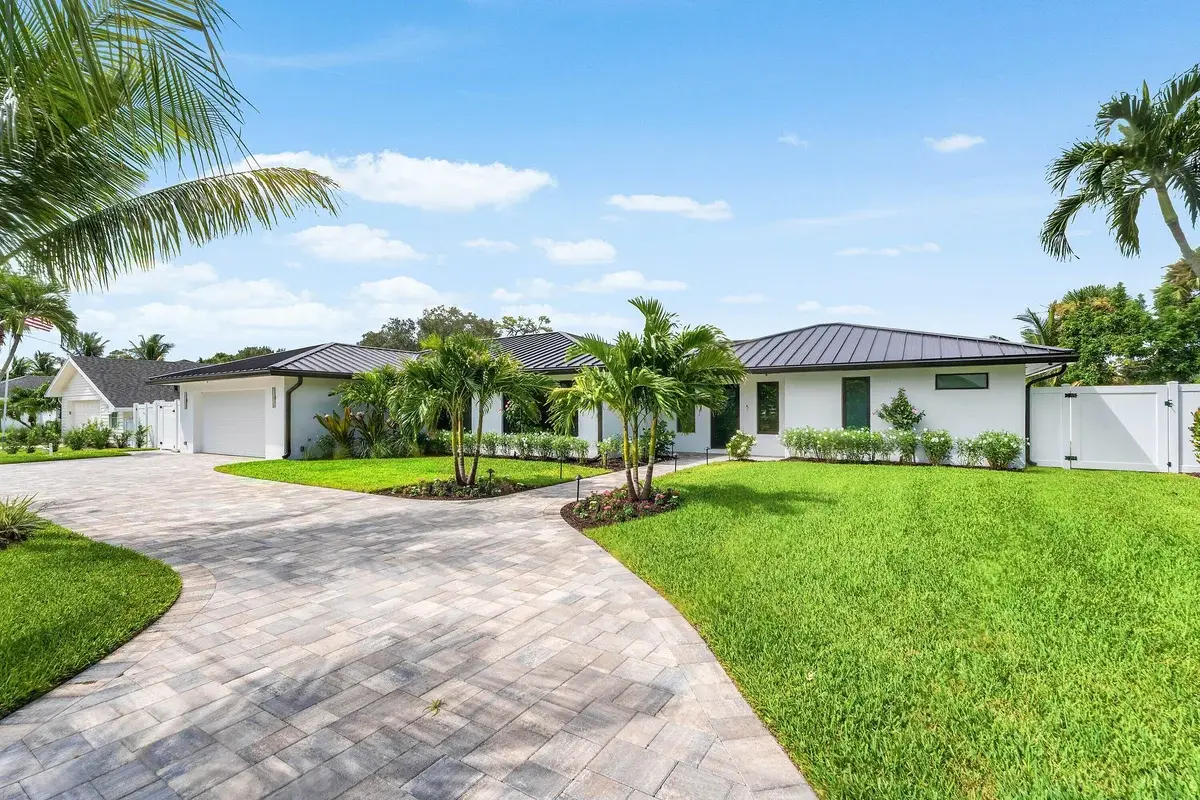111 Fairview W, Tequesta: photo 1 of 33