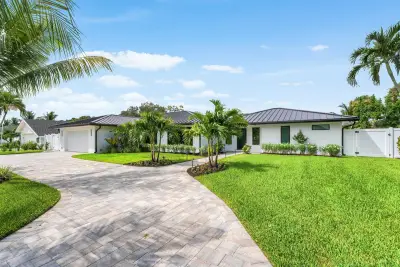 111 Fairview W, Tequesta: photo 1 of 33