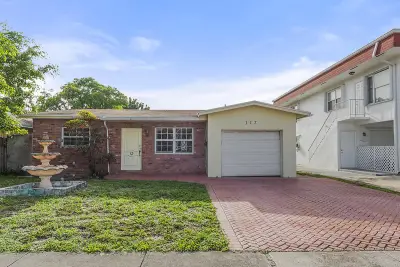 117 SW 4th Ave, Hallandale Beach: photo 1 of 26