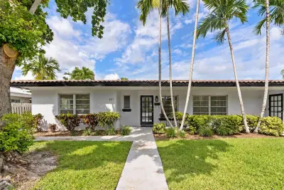 2317 NE 33rd, Fort Lauderdale: photo 1 of 25