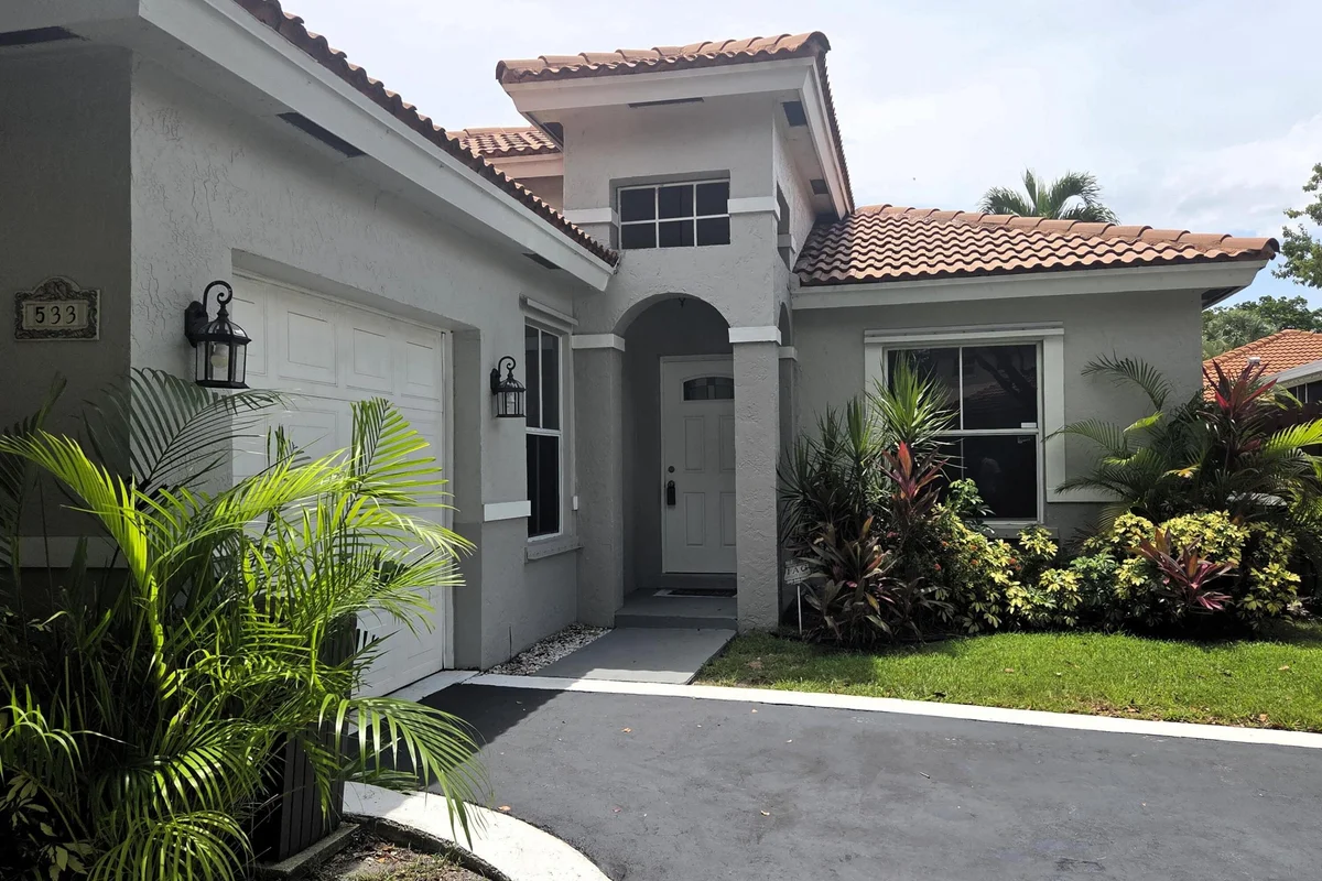 533 NW 47th Ave, Coconut Creek: photo 1 of 28