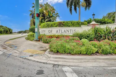 340 Orange Tree Dr #3, Atlantis: photo 1 of 37