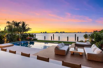 857 N Shore Dr, Miami Beach: photo 1 of 65