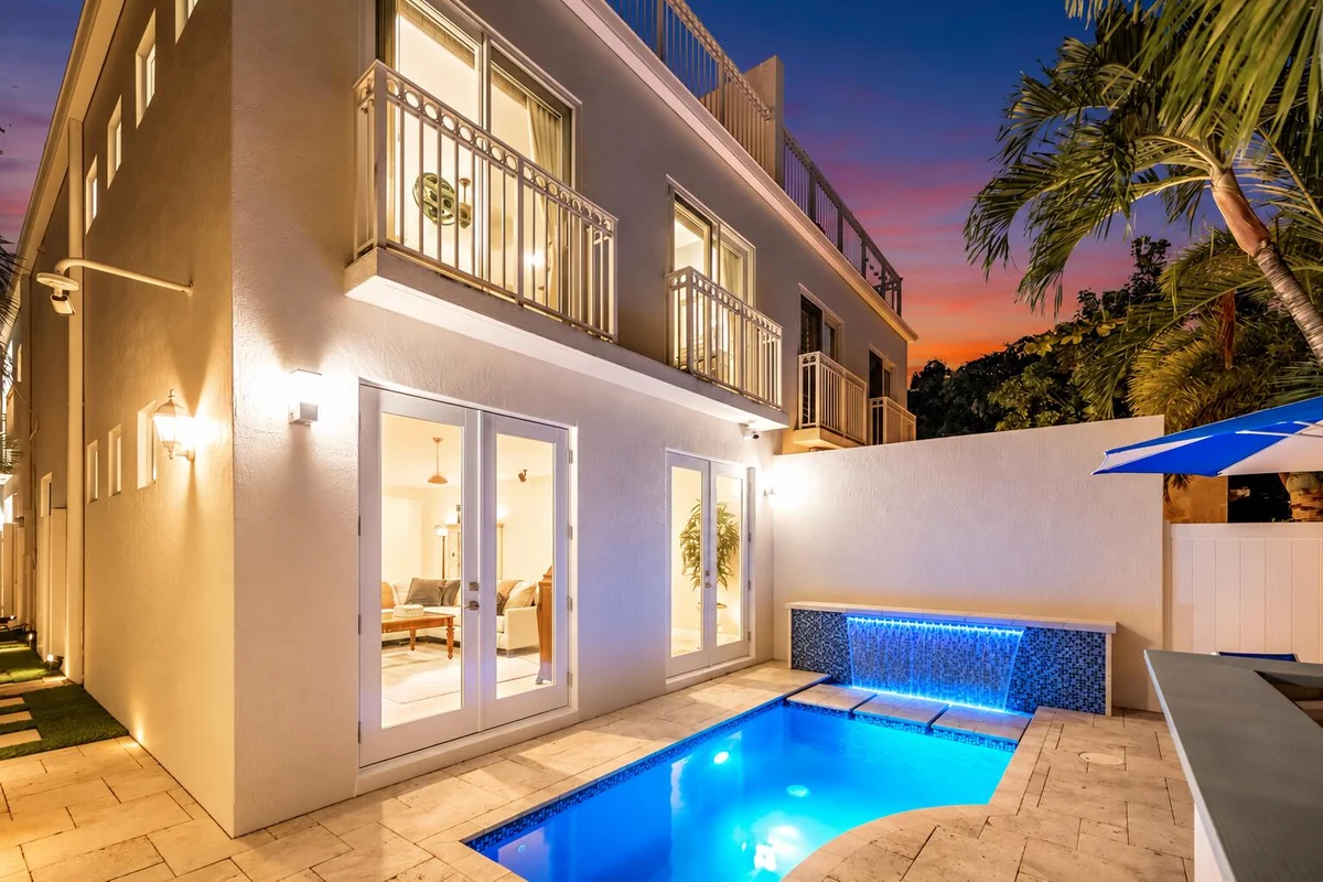 1419 NE 4th Pl, Fort Lauderdale: photo 1 of 64
