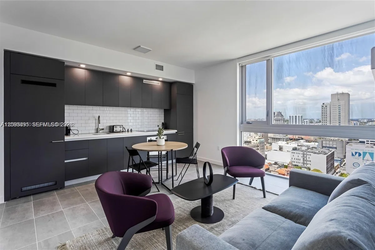 227 NE 2nd St #2806, Miami: photo 1 of 20