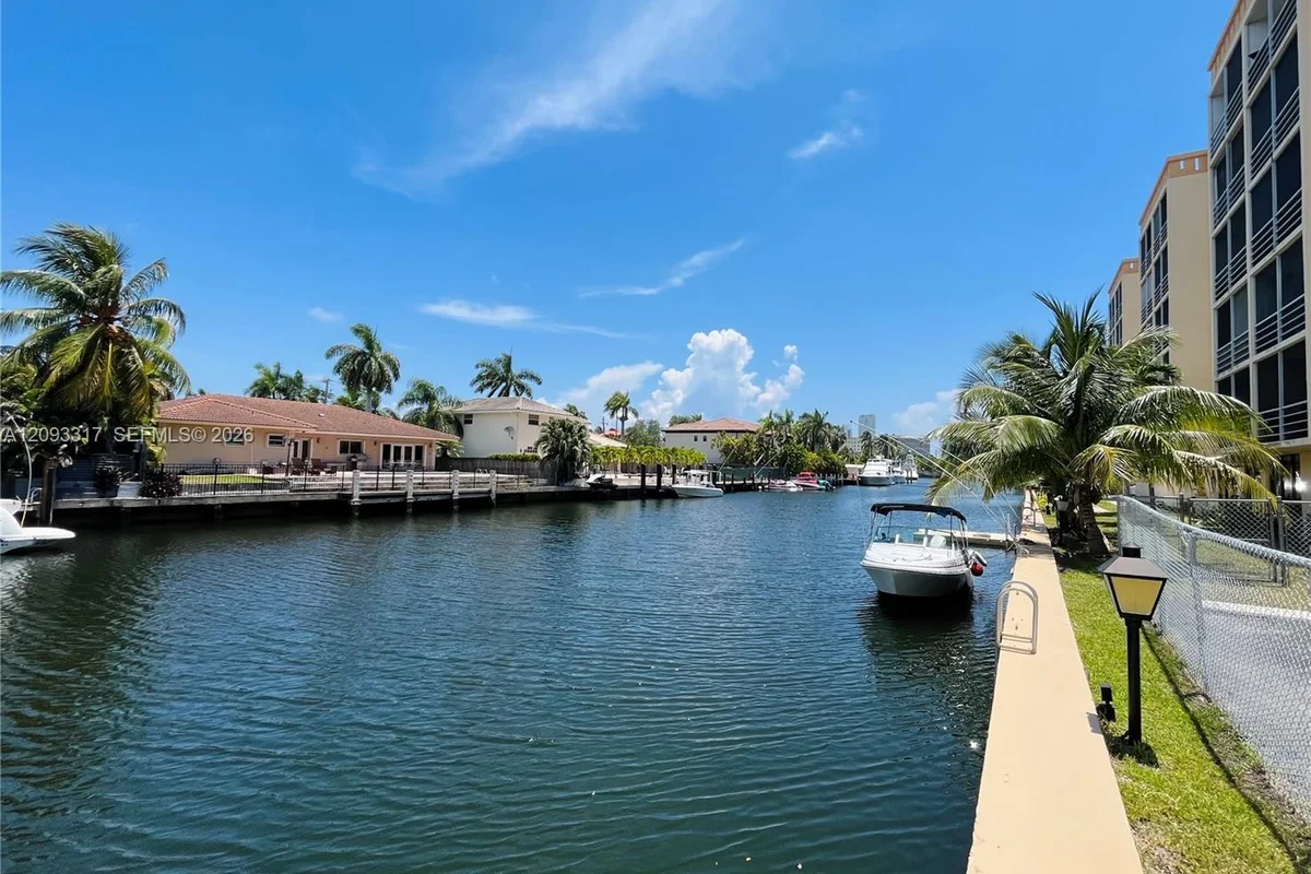 2935 NE 163rd St #5P, North Miami Beach: photo 1 of 31