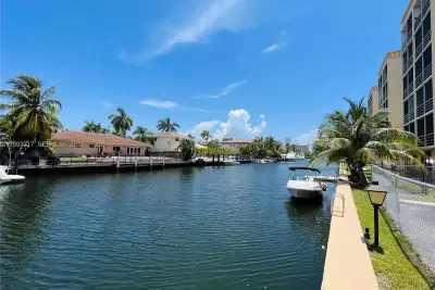 2935 NE 163rd St #5P, North Miami Beach: photo 1 of 31