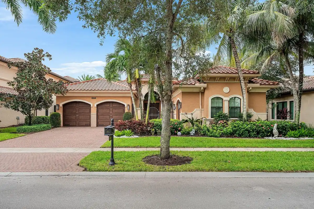8478 Hawks Gully Ave, Delray Beach: photo 1 of 101