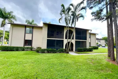 435 Pine Glen Ln #B-2, Lake Worth: photo 1 of 33