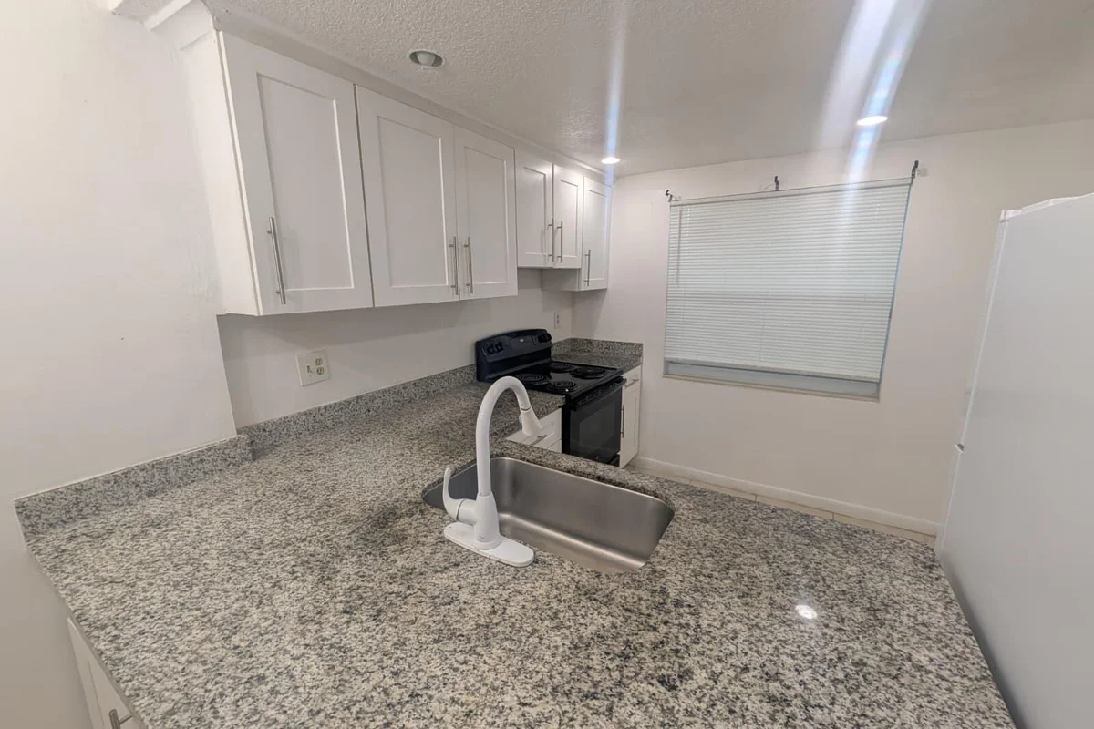 3101 NW 47th Ter #326, Lauderdale Lakes: photo 1 of 10