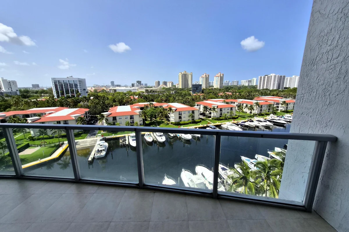 3029 NE 188th St #805, Aventura: photo 1 of 60