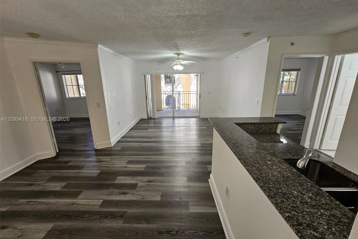 2451 Centergate Dr #204, Miramar: photo 1 of 14
