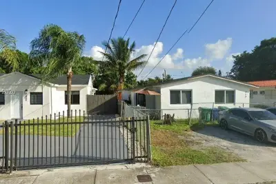 919 NW 102nd St, Miami: photo 1 of 1