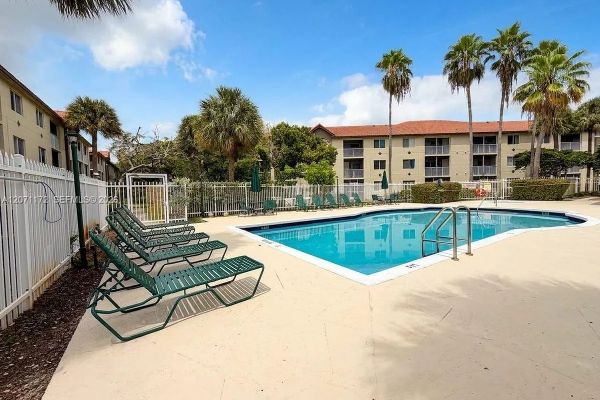 470 S Park Rd #7-207, Hollywood: photo 1 of 45