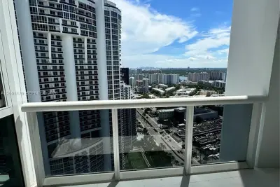 18201 Collins Ave #4505, Sunny Isles Beach: photo 1 of 8