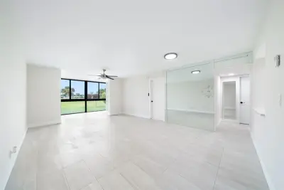 7350 NW 18th St #104, Margate: photo 1 of 13