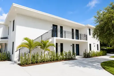 274 SE 9th Ave #3, Deerfield Beach: photo 1 of 14