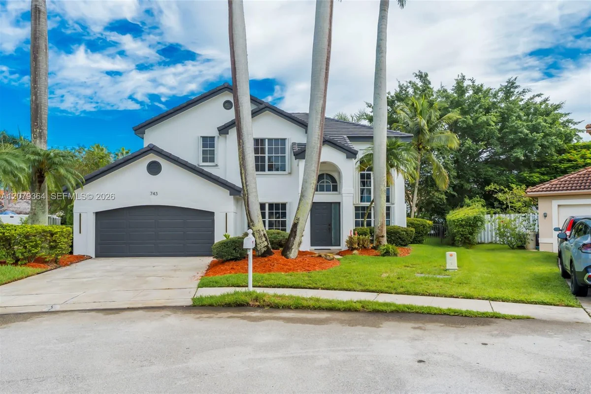 743 NW 174th Ter, Pembroke Pines: photo 1 of 38