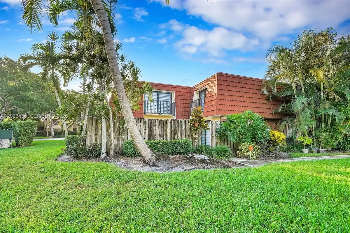 9861 NW 6th Ct, Plantation: photo 1 of 27