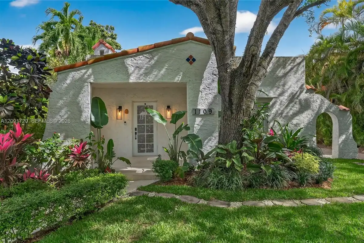 1109 Almeria Ave, Coral Gables: photo 1 of 51