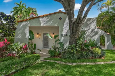 1109 Almeria Ave, Coral Gables: photo 1 of 51