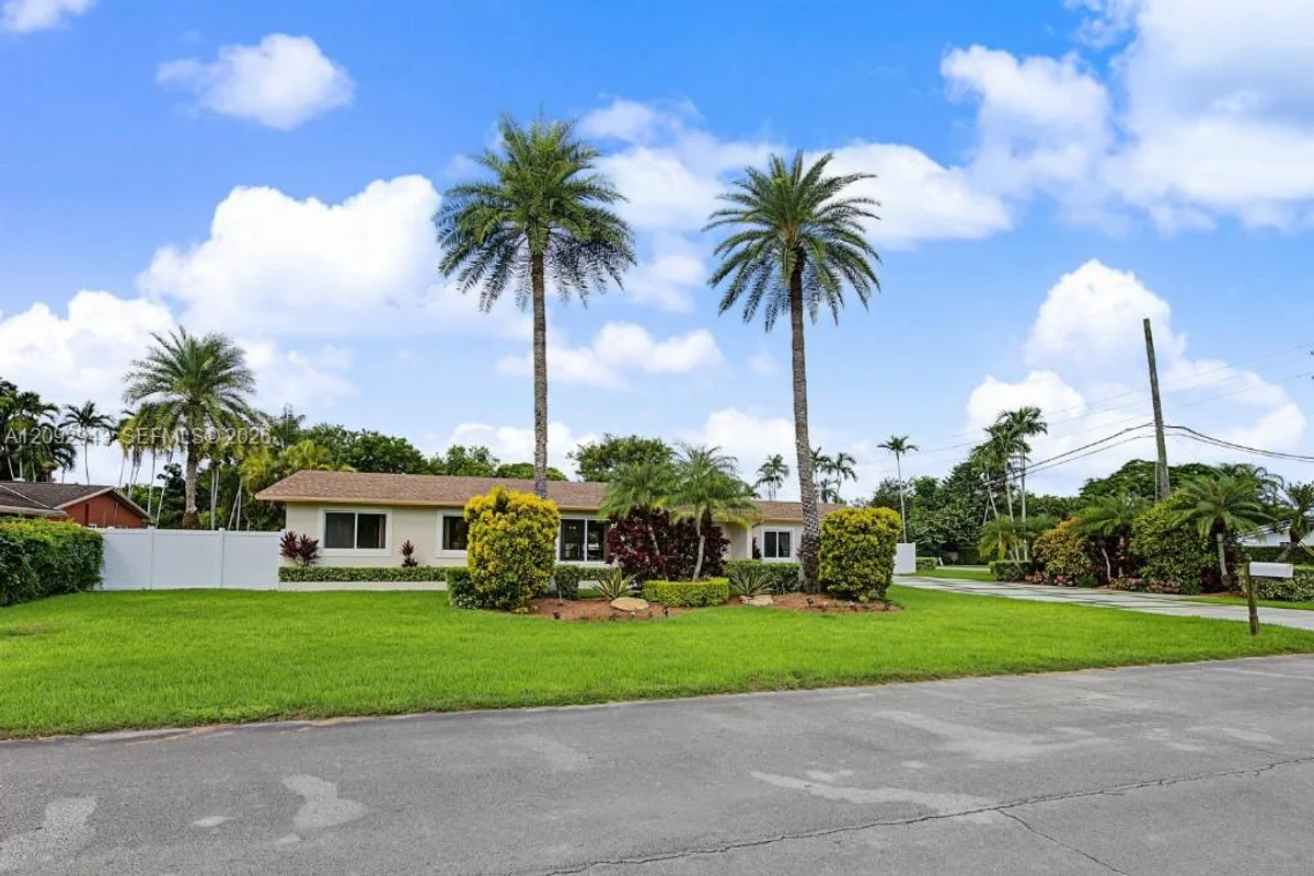 12804 SW 94th Pl, Miami: photo 1 of 48