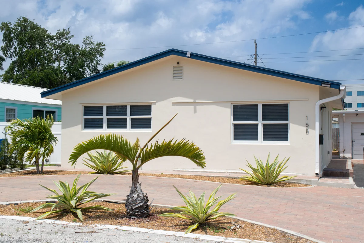 158 E 23rd St, Riviera Beach: photo 1 of 16