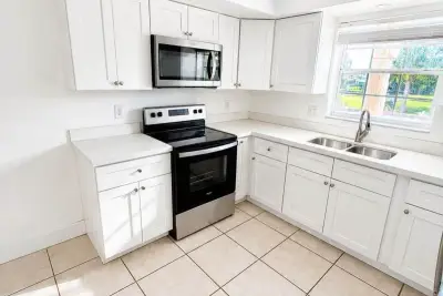1017 NW 30th Ct #5, Wilton Manors: photo 1 of 9