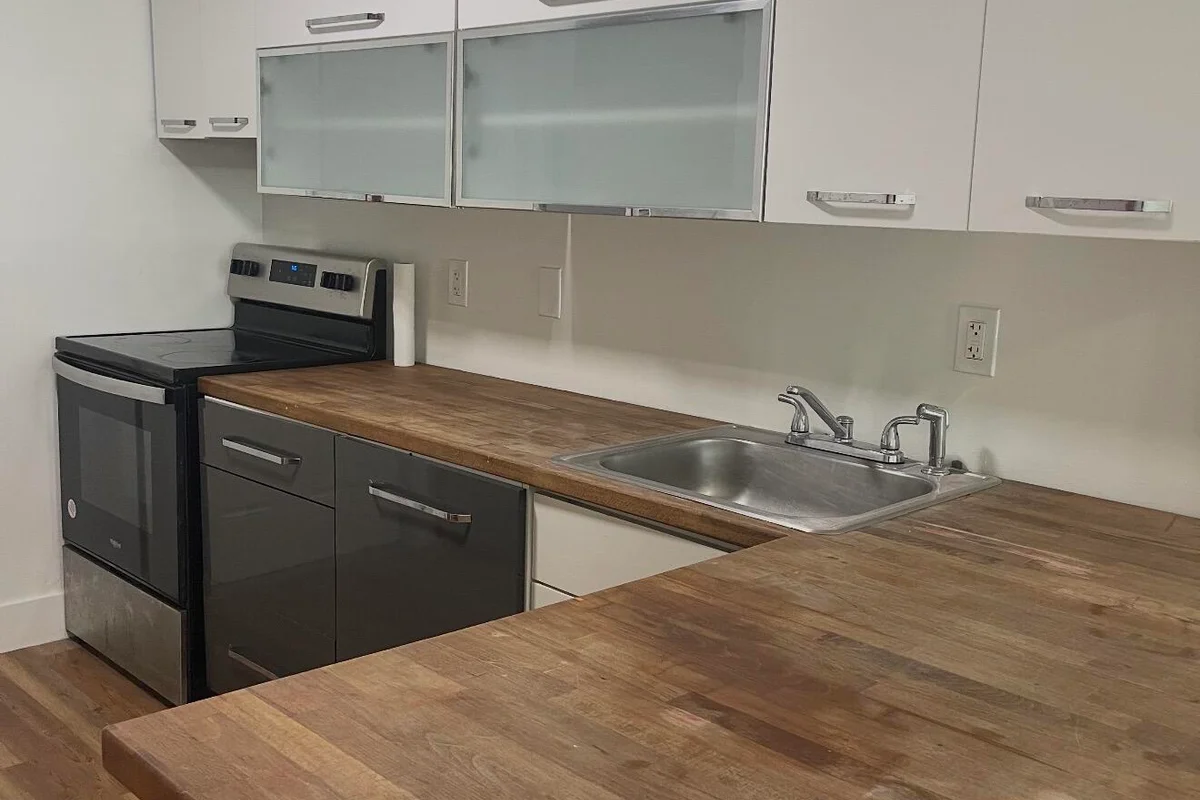 805 19th St, West Palm Beach: photo 1 of 10