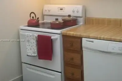 3650 Inverrary Dr #2Y, Lauderhill: photo 1 of 25