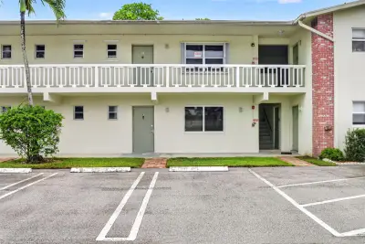 658 NE 6th Ct #E, Boynton Beach: photo 1 of 47